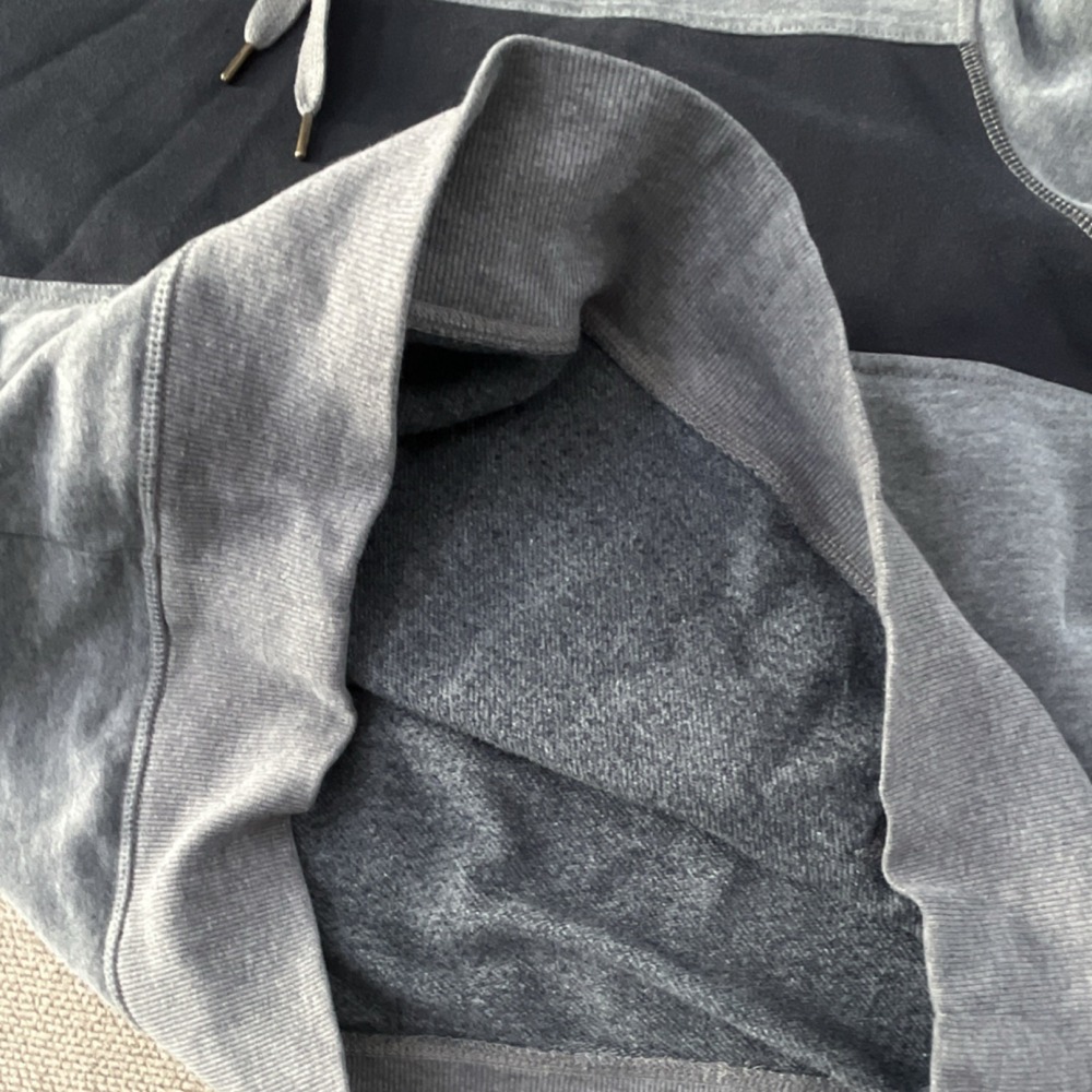 Amazon Essentials navy blue Fleece Colorblock Pullover Hoodie Men's M - Picture 3 of 9